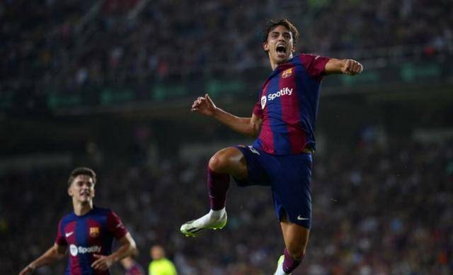 开云下载-巴萨实力明显增强，打破对手防守