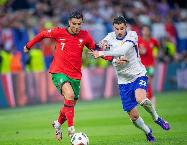 开云体育官方网站-葡萄牙队擒下法国，成功晋级欧足协锦标的简单介绍