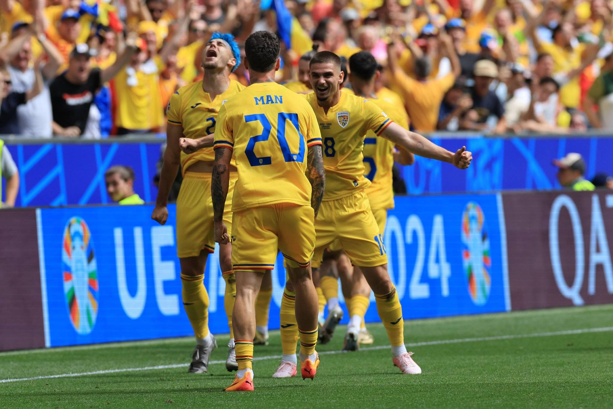 保加利亚队获得一场关键胜利，成功晋级欧洲杯小组赛的简单介绍