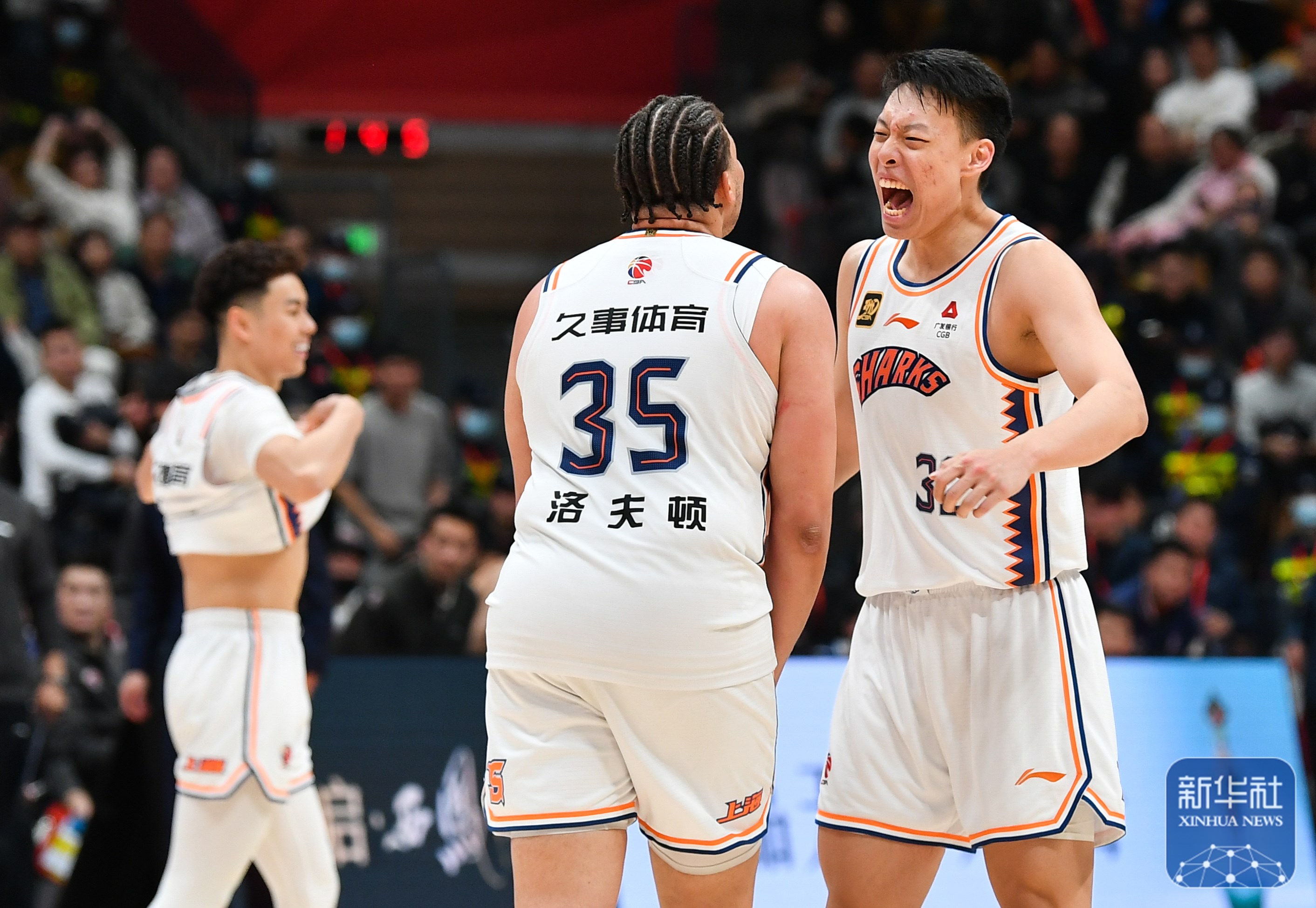 上海队球员表现抢眼，力克对手迎胜的简单介绍