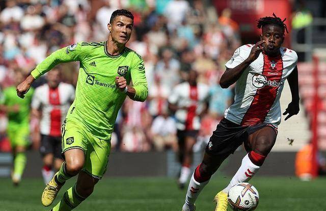 曼联迎来连胜，球队状态回勇，前进欧冠区的简单介绍