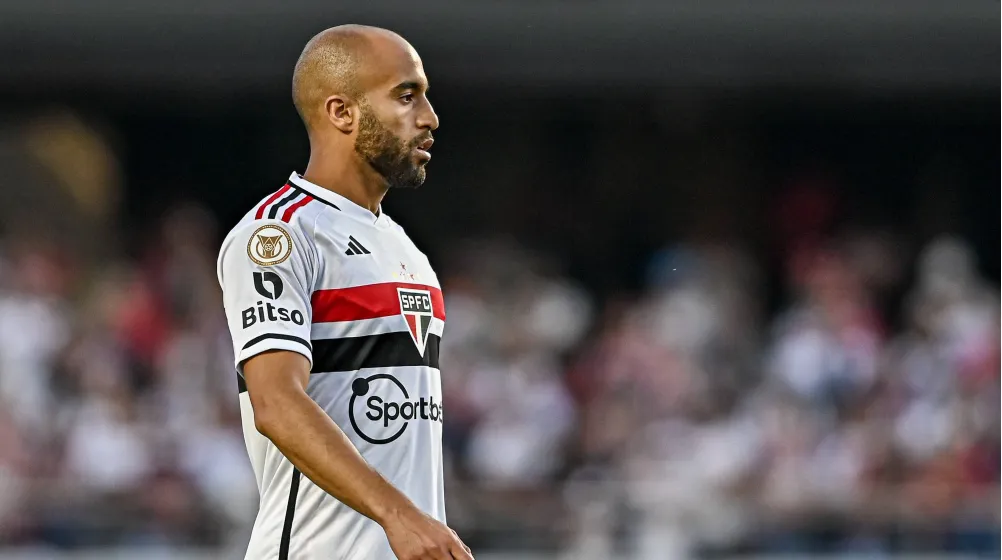 包含法兰克福锋线进攻强劲，挑战欧冠资格的词条