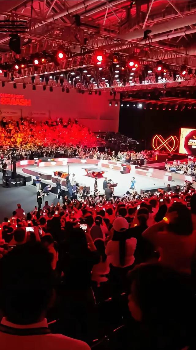 开云体育APP下载-火花四溅，热血盛宴，观众尽情沉浸在比赛中的简单介绍