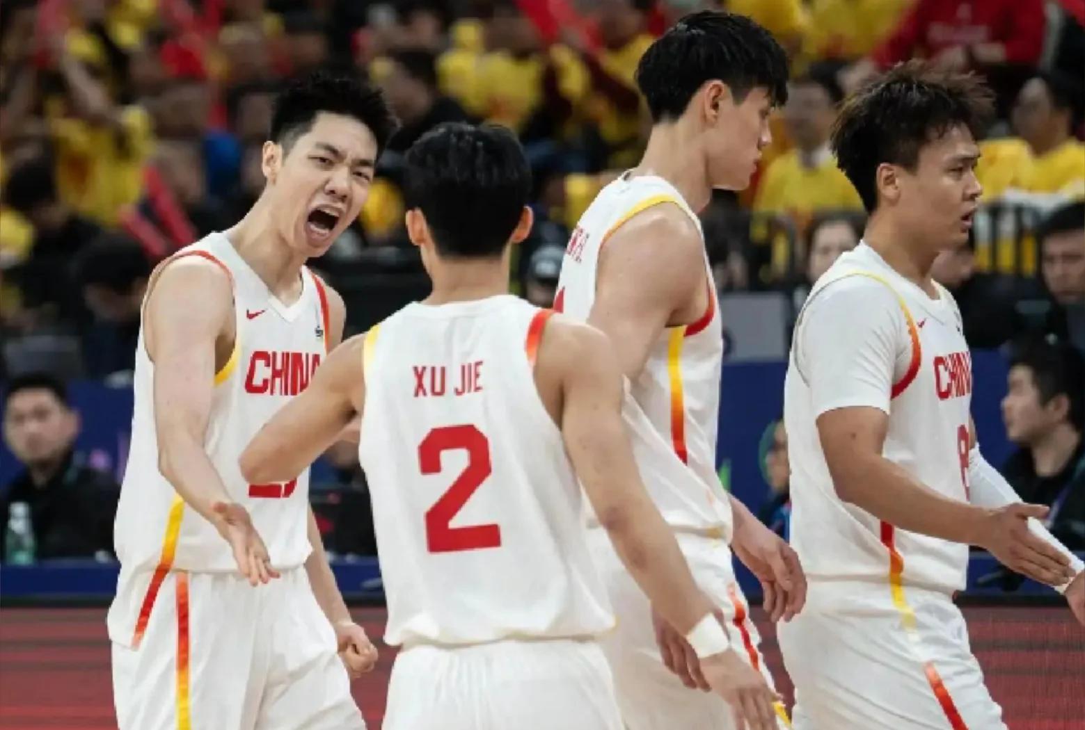 日本男篮大胜澳大利亚引发球迷狂欢