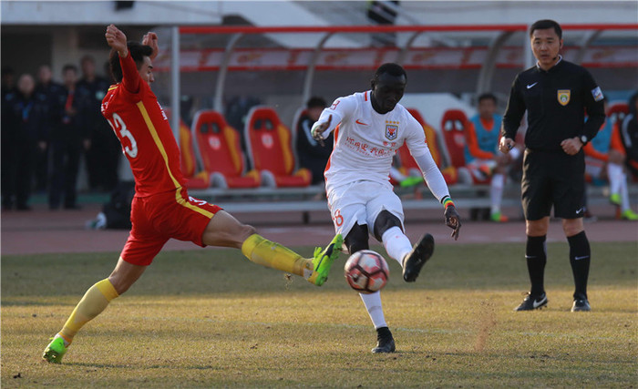 开云体育app-河北华夏幸福主场输给广州富力，积分下滑的简单介绍