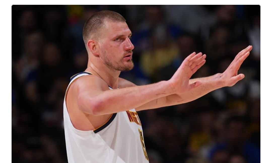 关于灰熊防守坚实，击败对手保持季后赛资格的信息