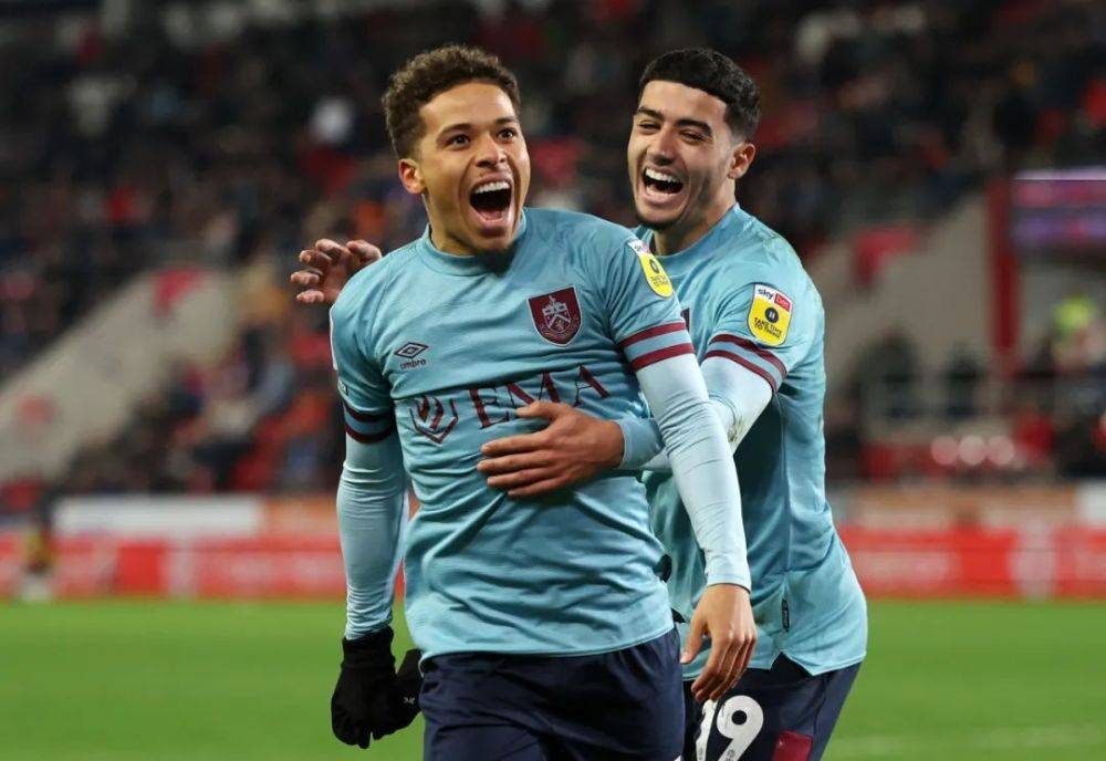 开云体育下载-关于谢菲联客场告捷，继续保持不败的信息