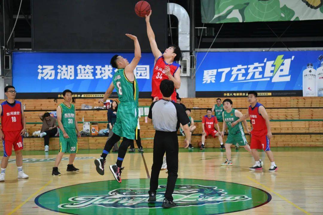 包含技术比拼，篮球场上的热血对决的词条