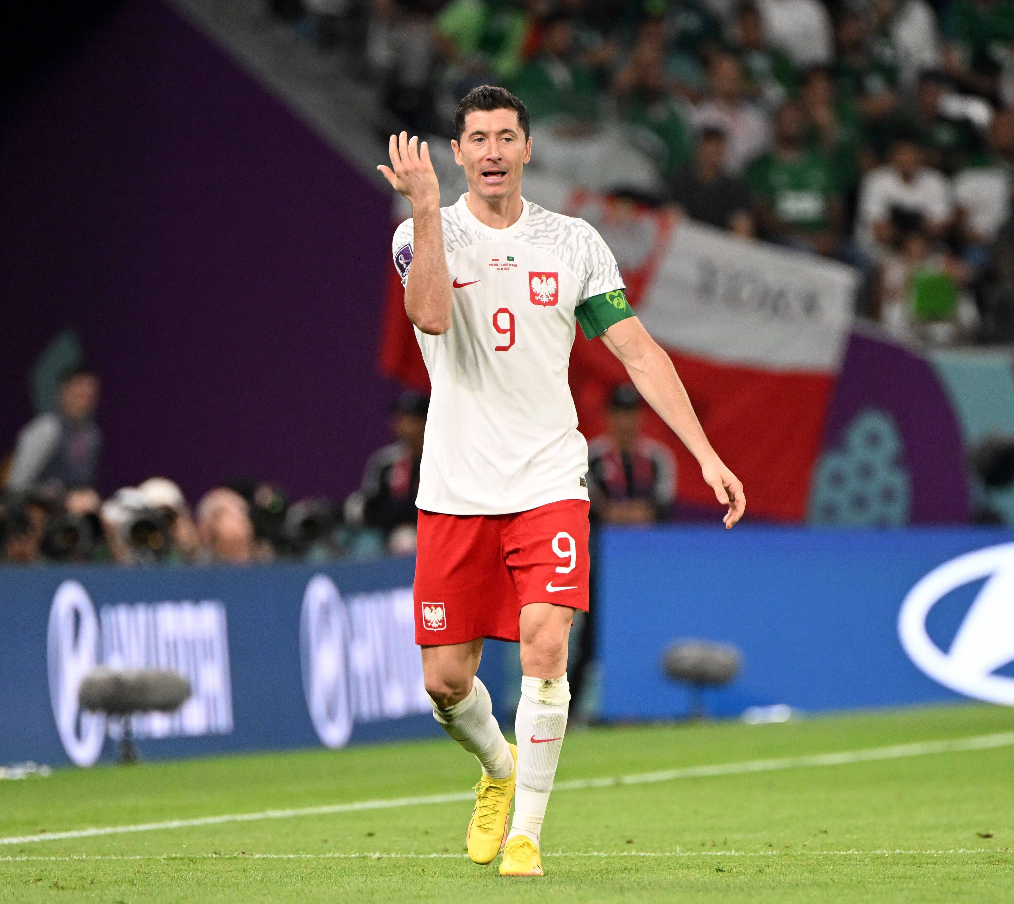 开云体育下载-莱万：在国际足球赛事中展示绝技