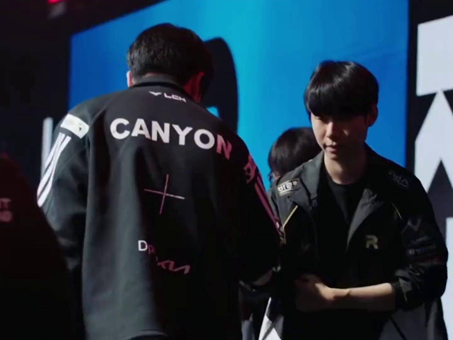 开云体育中国-DK翻盘GEN，Deft团战一打五八强赛3:0（北京）