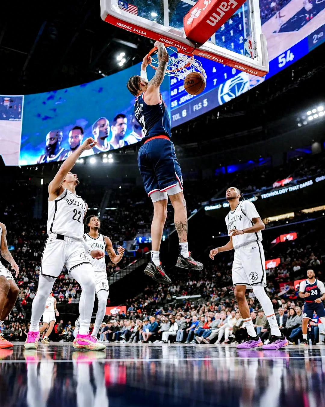 开云平台-快船主场大胜尼克斯，实现胜利