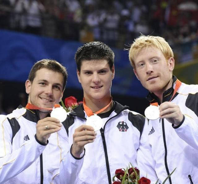 英国乒乓球队碾压德国乒乓球队，波尔统治全场的简单介绍