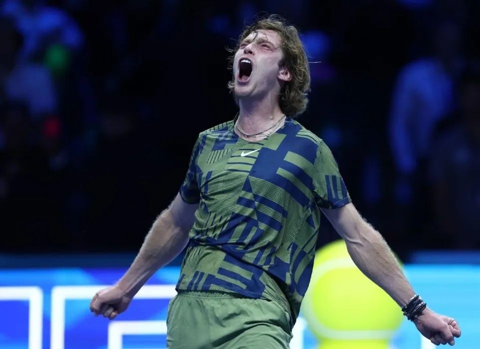 包含年终总决赛逆转联合杯，蒂姆点燃赛场的词条