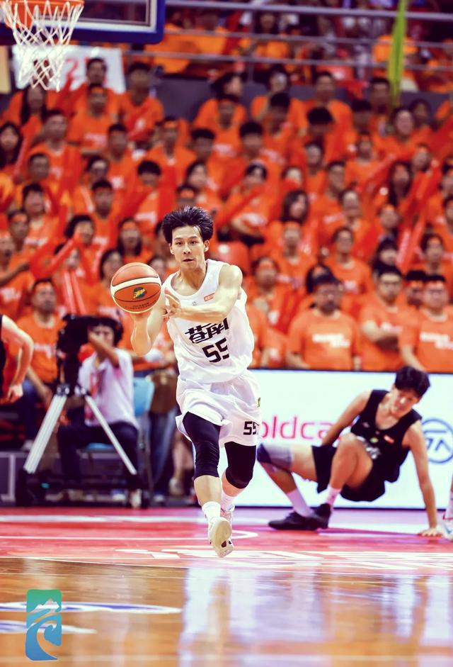 开云官网-大洋洲篮球明星在比赛中发挥出色