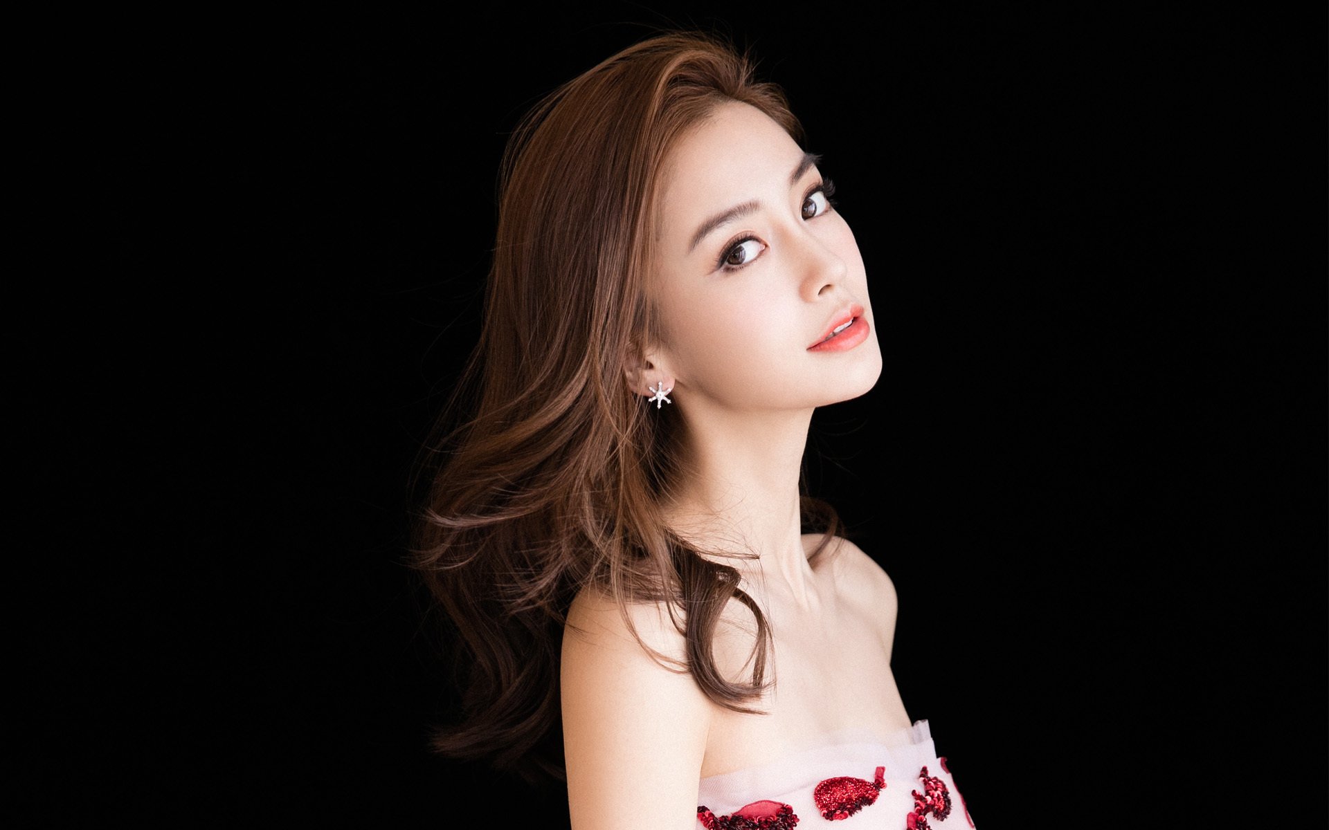 双城记，篮网赛场破热火，锡安血脉喷张接管奥运关键战