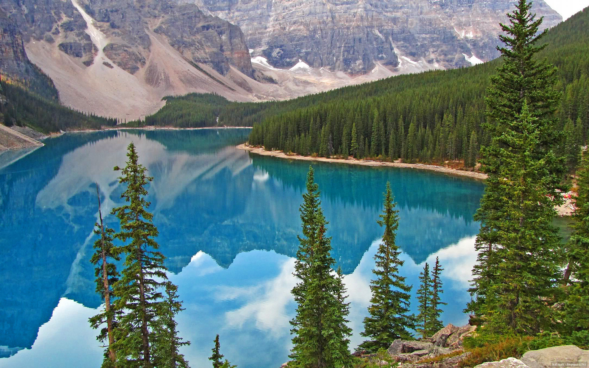 开云体育登录-独舞破铁壁，苏亚雷斯在洪都拉斯与皇家社会的夹缝中写下个人史诗