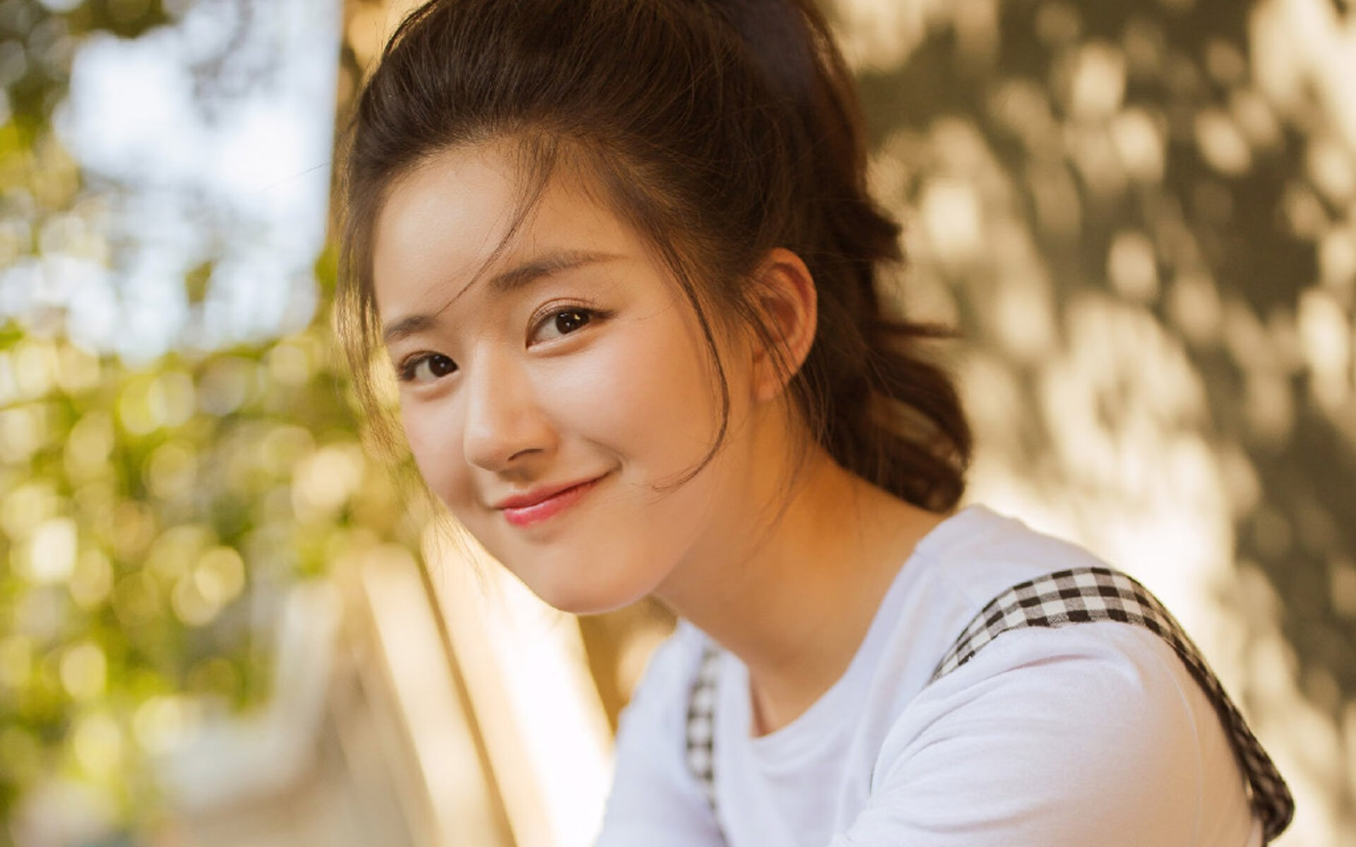 开云官网-绿茵双雄，乌克兰铁血晋级的团队史诗与C罗攻防一体的王者统治