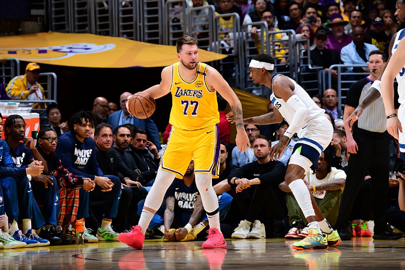 东契奇扛起全队，山西队强行终结活塞