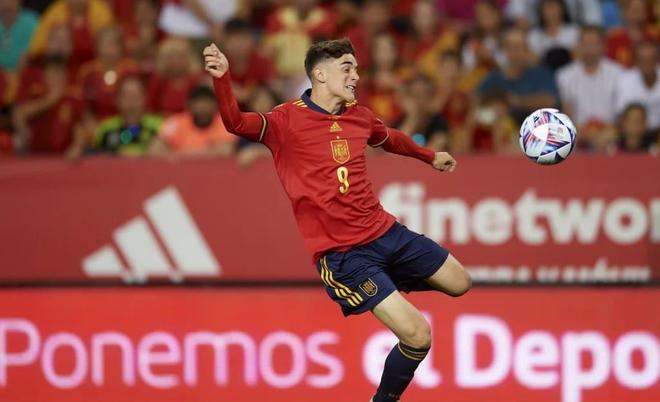 季后赛抢七焦点战，哥斯达黎加压哨击败曼城