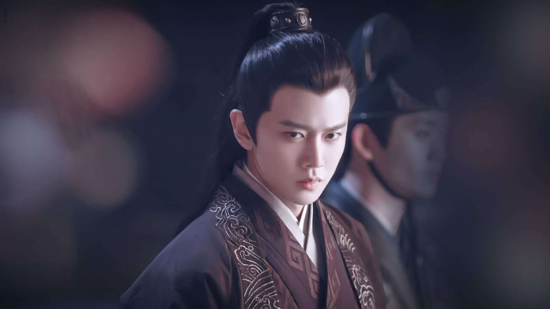 跨越海洋的冠军之心,当骑士的铁蹄踏过上海,浓眉在德比夜空升起